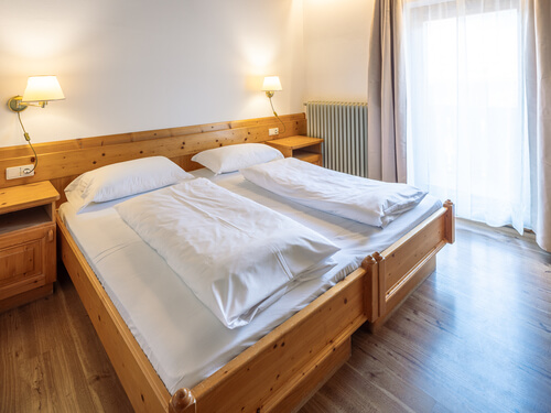 103-hellohotel-web_silbersalz