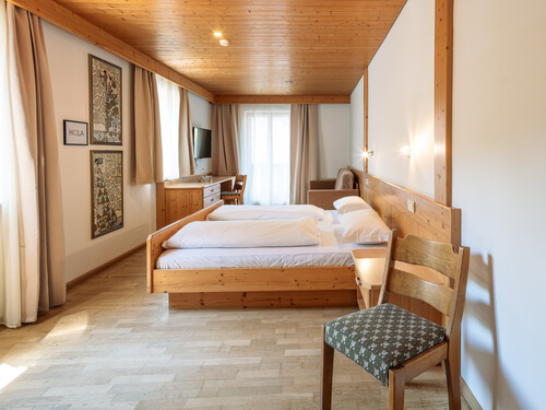 127-hellohotel-web_silbersalz