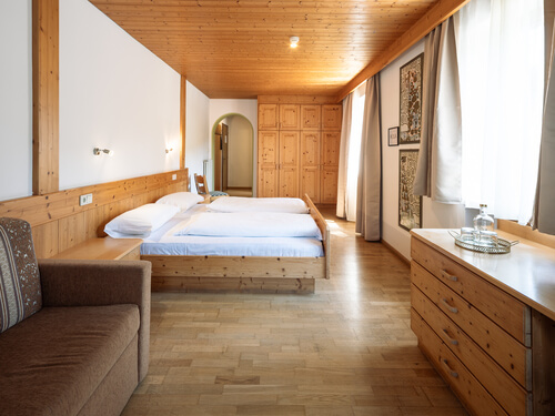 130-hellohotel-web_silbersalz
