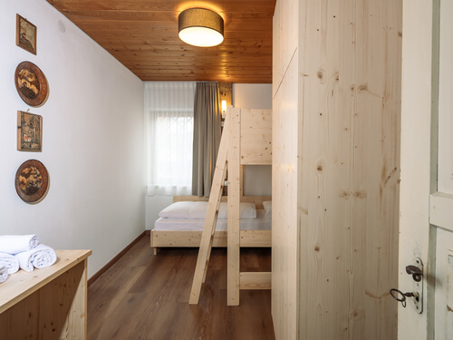 258-hellohotel-web_silbersalz