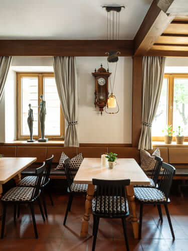 264-hellohotel-web_silbersalz